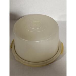 VINTAGE TUPPERWARE GOLD CAKE TAKER CARRIER AND LID 2 PIECE GOOD CONDITION